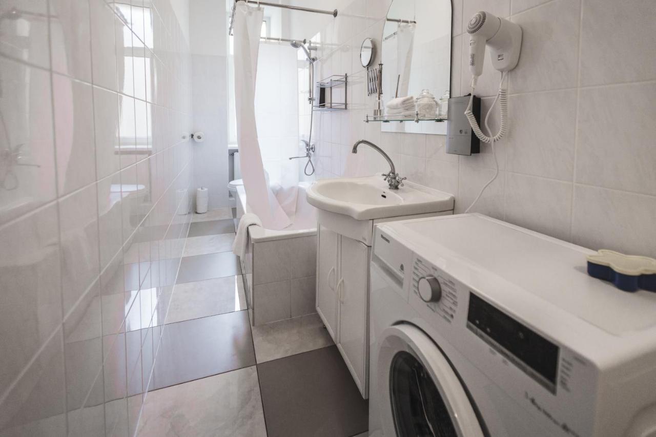 Bearsleys Archers Apartments Riga Esterno foto